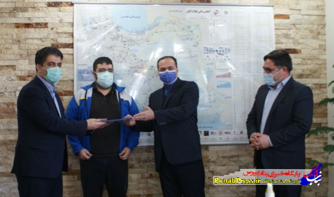 تجلیل فرماندار شهرستان بناب از رئیس هیئت مدیره و مدیرعامل مجتمع فولاد ظفر بناب