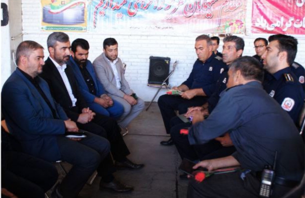 به مناسبت روز آتش نشان؛ حضور فرماندار و شهردار بناب در محل ایستگاه آتش نشانی شهرستان و تبریک این روز