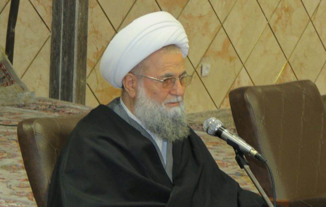 مهمترین وظیفه مسئولین خدمت رسانی به مردم و تکریم آنهاست