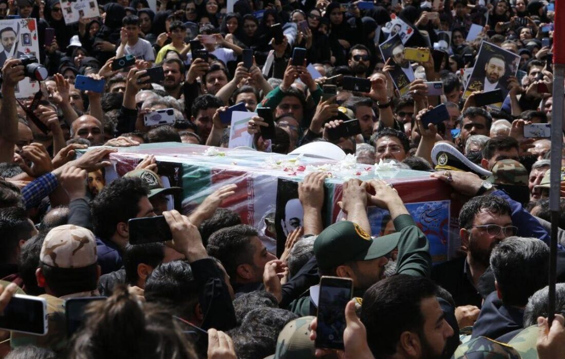 پیکر استاندار شهید در کنار شهدای مراغه آرام گرفت/ مردم شهید مالک رحمتی را با احترام تشییع کردند
