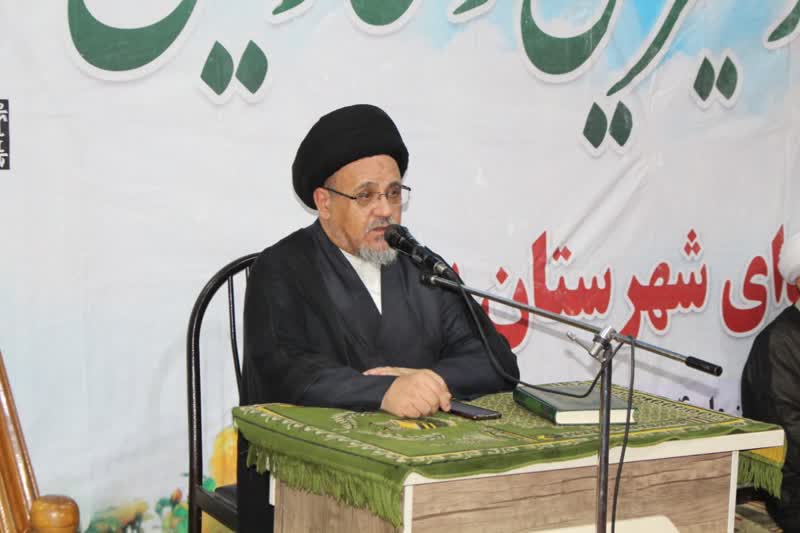 امروز جهان تشنه معارف ناب اسلامی است